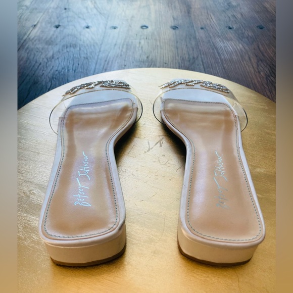 Betsey Johnson “Bride” Slip-ons. Size 9.5. Pre-owned. Excellent & Beautiful - Picture 7 of 8